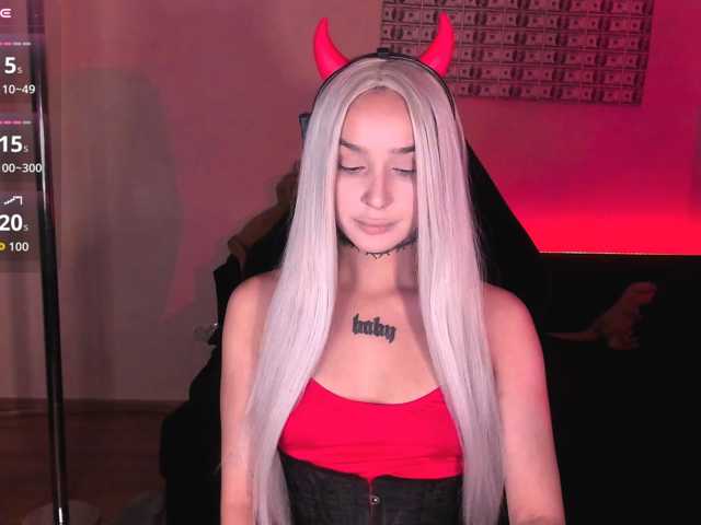 AshMila live cam on BongaCams