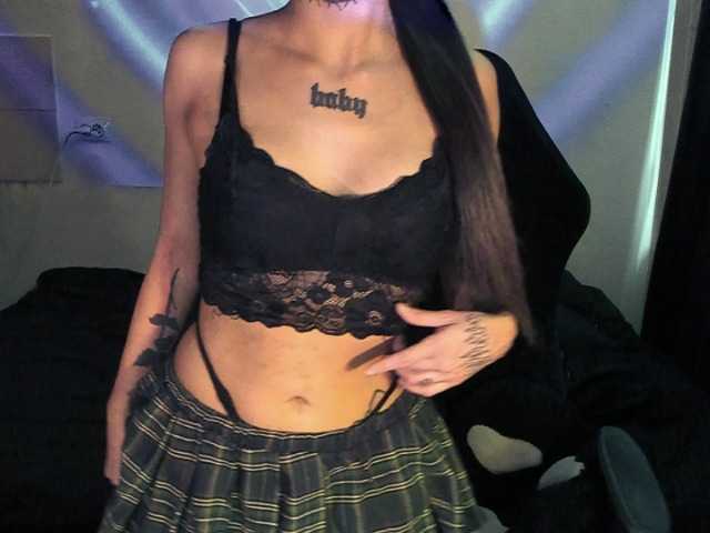 AshMila live cam on BongaCams