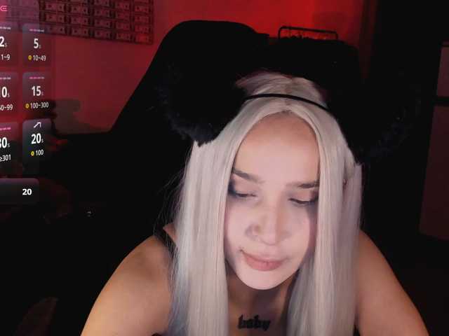 AshMila live cam on BongaCams