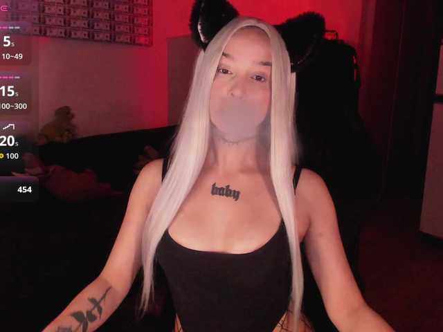 AshMila live cam on BongaCams
