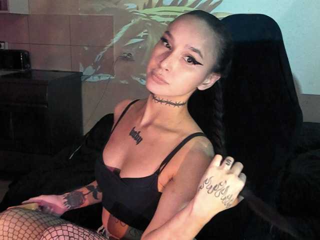 AshMila live cam on BongaCams