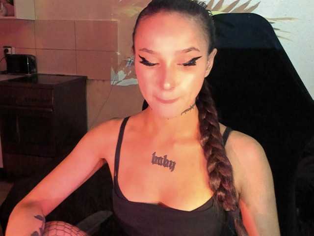 AshMila live cam on BongaCams