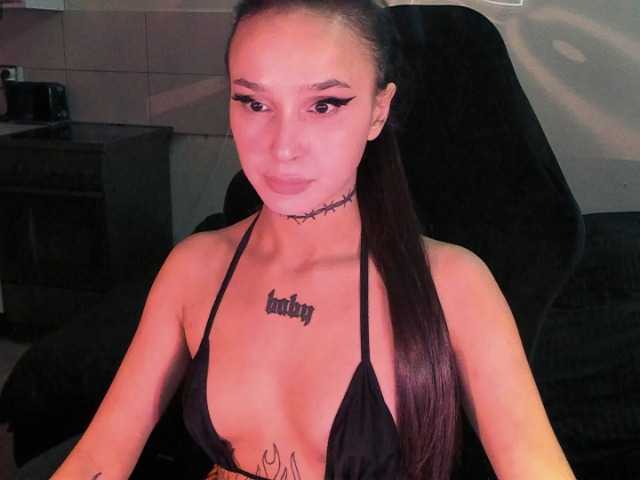AshMila live cam on BongaCams