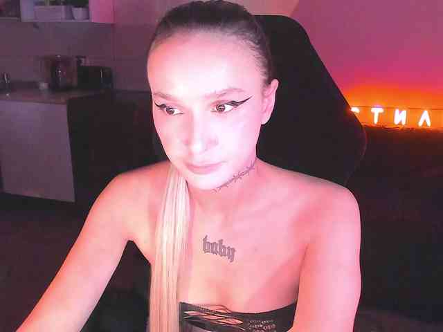 AshMila webcam