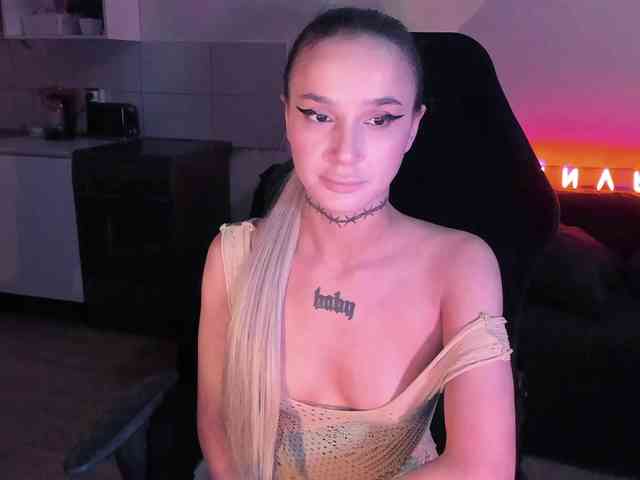 AshMila webcam