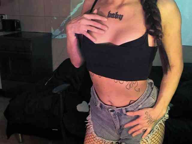 AshMila webcam