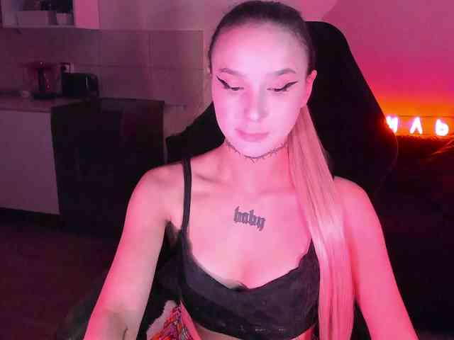 AshMila webcam