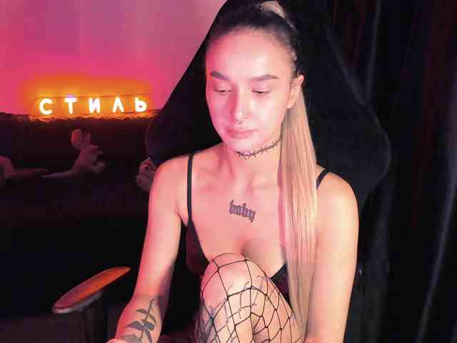 AshMila webcam
