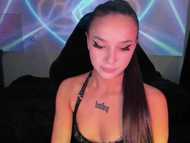 AshMila webcam