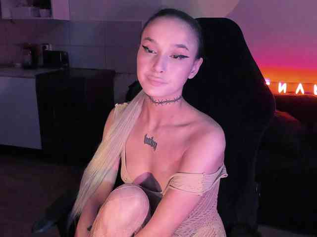 AshMila webcam