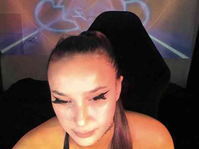 AshMila webcam