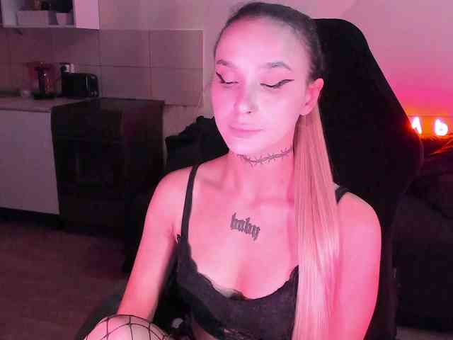 AshMila webcam