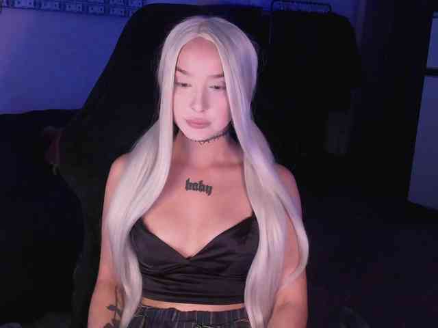 AshMila webcam