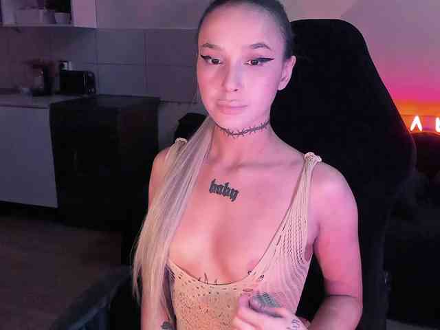 AshMila webcam