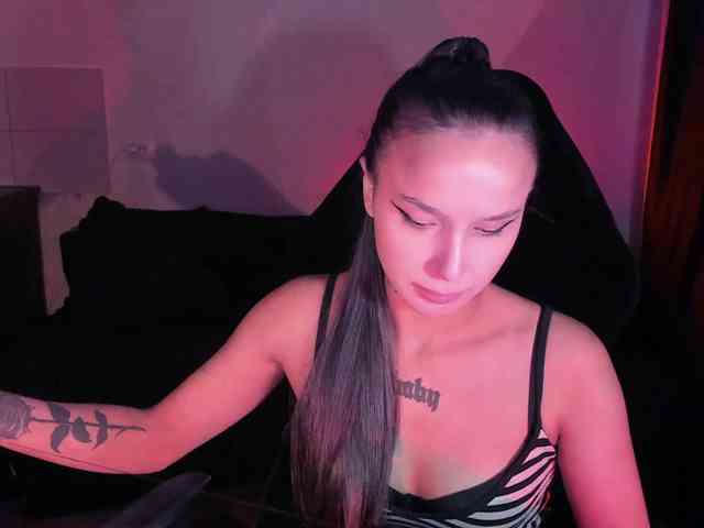 AshMila webcam