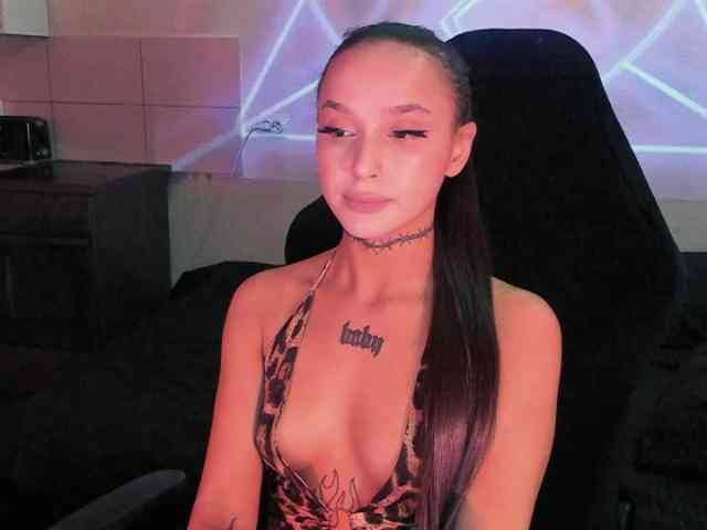 AshMila webcam