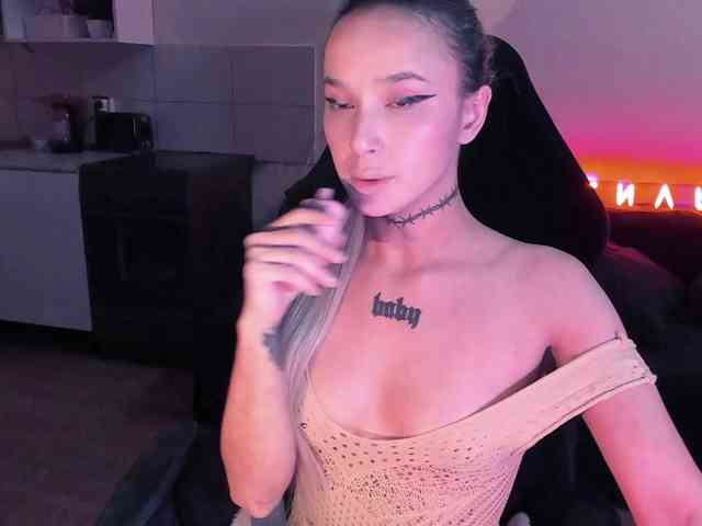AshMila webcam