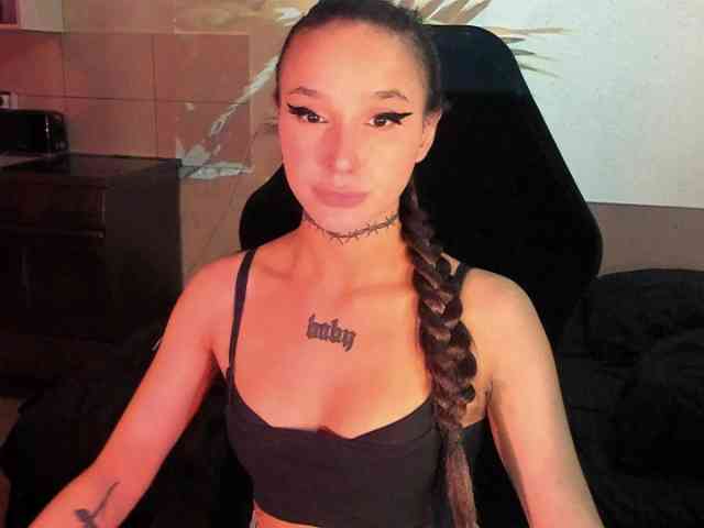 AshMila webcam