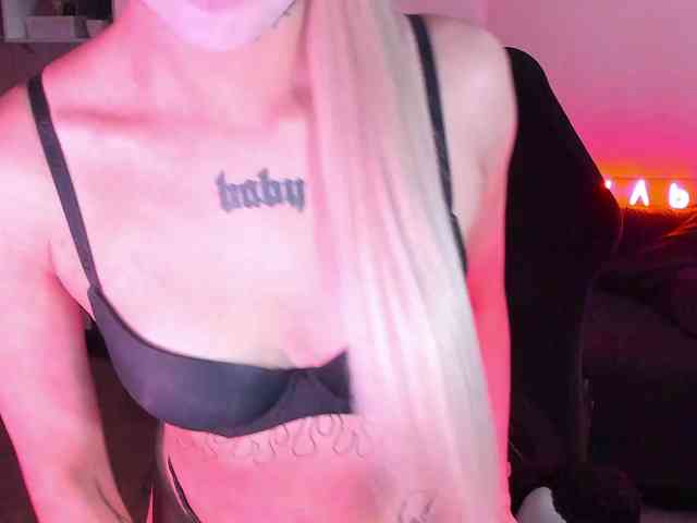 AshMila webcam