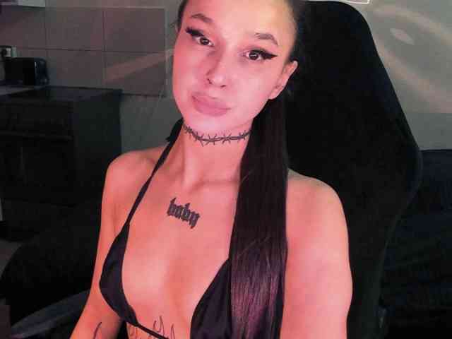 AshMila webcam