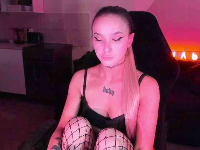 AshMila webcam