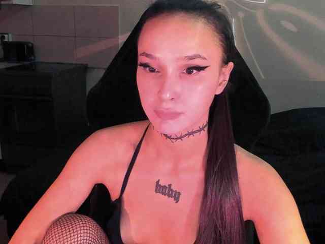 AshMila webcam