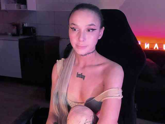 AshMila webcam