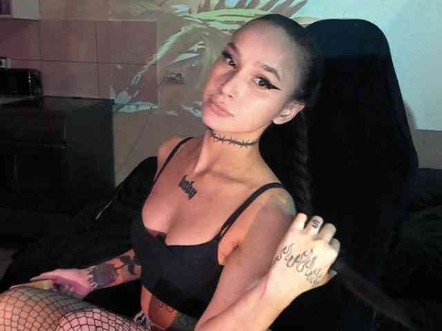 AshMila webcam