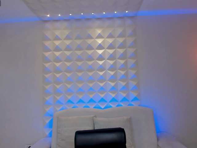 AlinaKravitz live cam on BongaCams