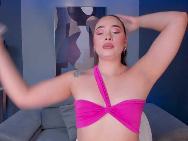 AlinaKravitz live cam on BongaCams