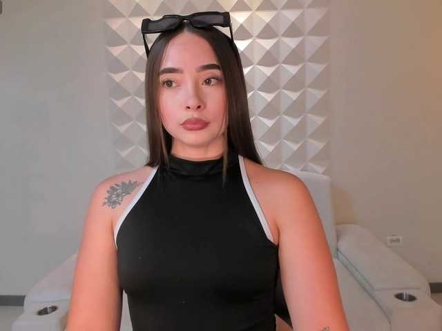 AlinaKravitz live cam on BongaCams
