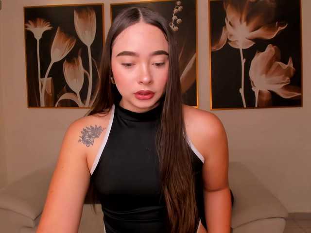 AlinaKravitz live cam on BongaCams