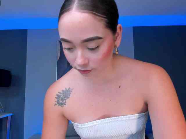 AlinaKravitz webcam