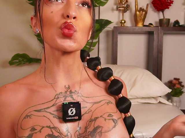 LunaMystyque live cam on BongaCams