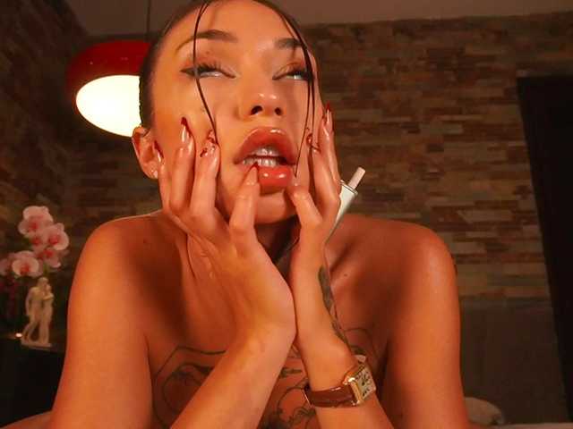 LunaMystyque live cam on BongaCams
