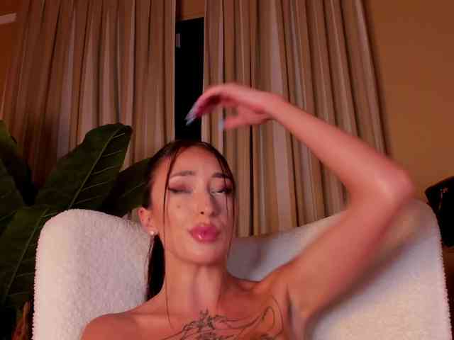 LunaMystyque webcam
