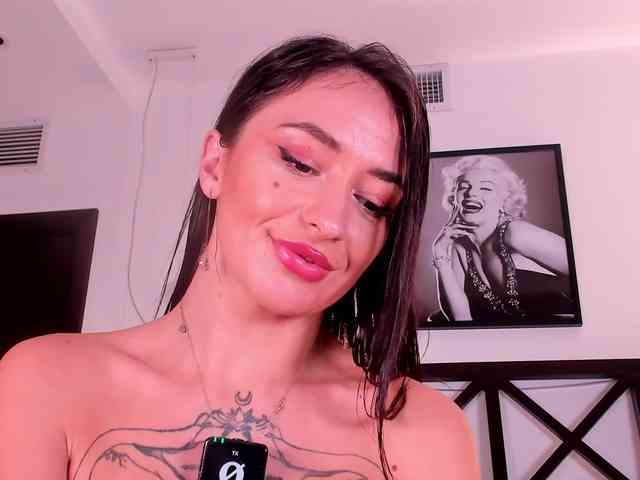 LunaMystyque webcam