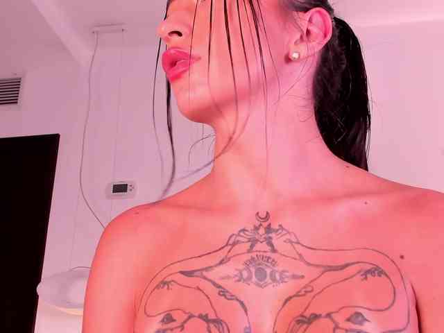 Model: LunaMystyque
