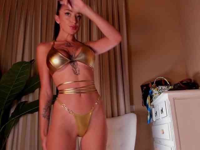 Model: LunaMystyque