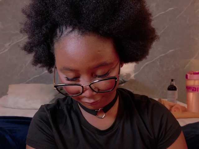 Rachellebony live cam on BongaCams