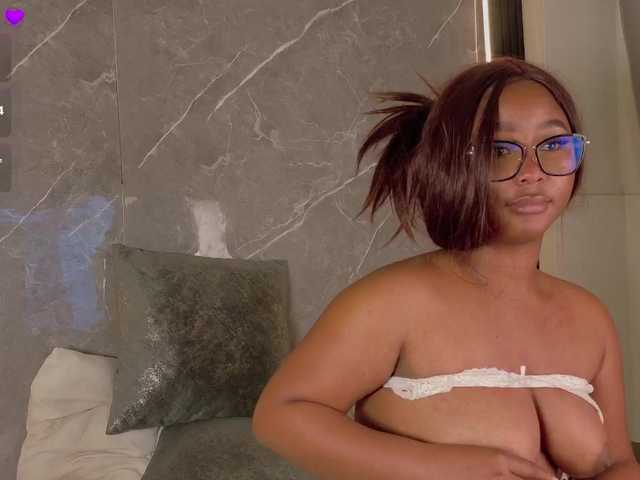Rachellebony live cam on BongaCams