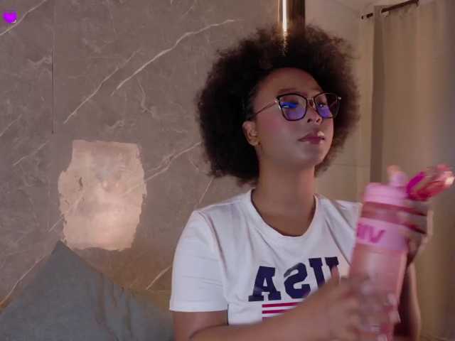 Rachellebony live cam on BongaCams