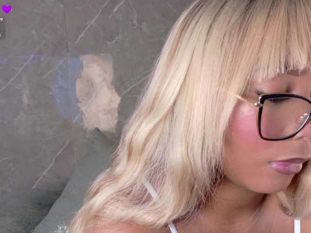 Rachellebony live cam on BongaCams