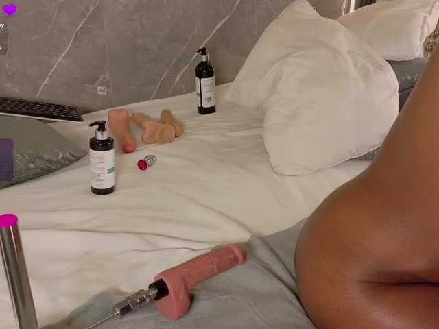 Rachellebony live cam on BongaCams