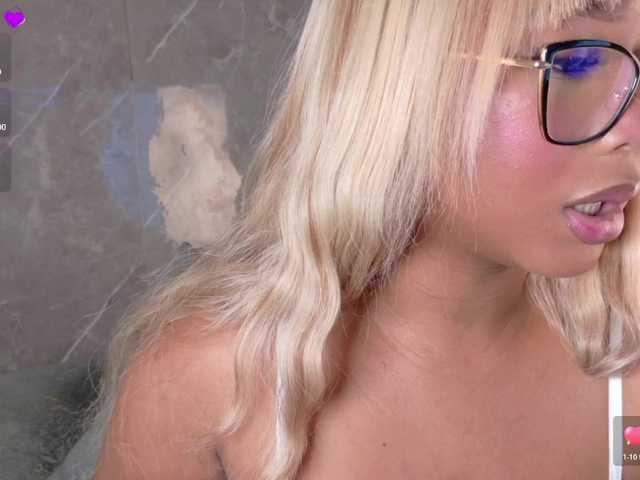 Rachellebony live cam on BongaCams
