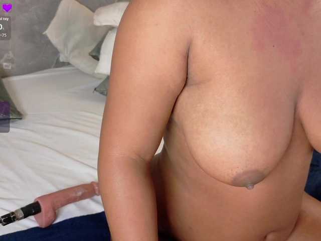 Rachellebony live cam on BongaCams