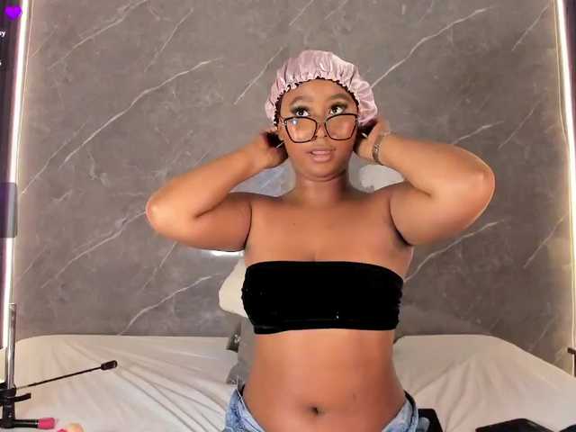 Rachellebony live cam on BongaCams
