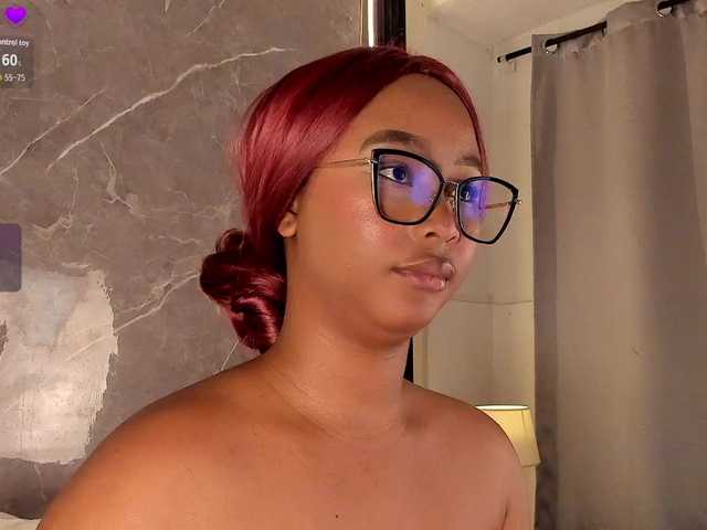 Rachellebony live cam on BongaCams