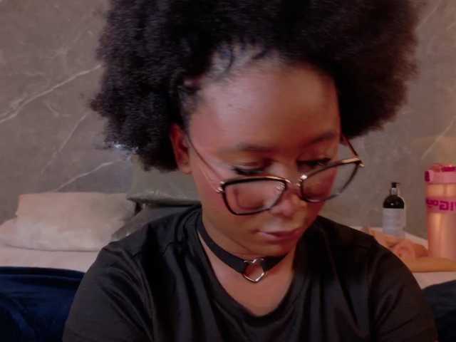 Rachellebony live cam on BongaCams