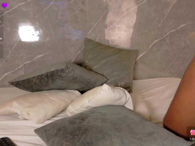 Rachellebony live cam on BongaCams